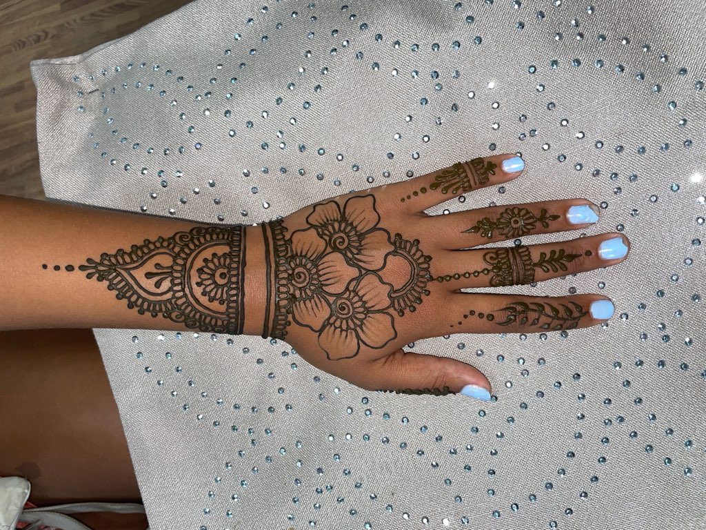 Henna for Body design 9